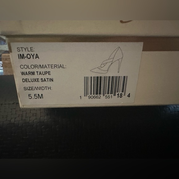 NWT - VINCE CAMUTO WARM TAUPE DELUXE SATIN STYLE IM-OYA —w/ORIGINAL BOX - Picture 5 of 7